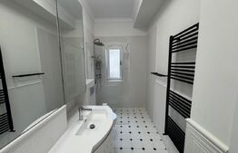 Apartament 3 camere, LUX, parcare, zona: Andrei Muresanu 