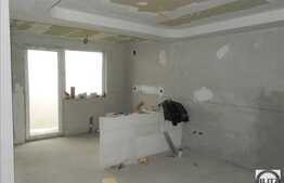 Casa de vanzare, 190 mp utili, 300 mp teren, front 15 ml, zona Tractoristilor