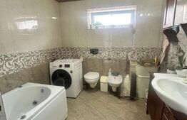 Casa/Vila cu 8 camere, 4 bai - Zarnesti