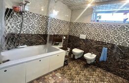 Casa/Vila cu 8 camere, 4 bai - Zarnesti