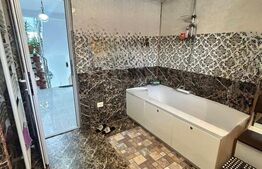 Casa/Vila cu 8 camere, 4 bai - Zarnesti