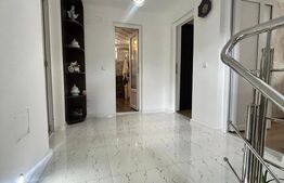 Casa/Vila cu 8 camere, 4 bai - Zarnesti