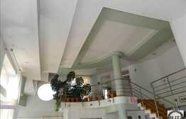 Casa individuala 320 mp, 1000 mp teren, zona linistita de case!