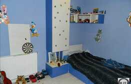 Casa de vanzare, 260 mp, teren 500 mp, mobilata, zona linistita de case