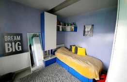 Casa de vanzare, 260 mp, teren 500 mp, mobilata, zona linistita de case