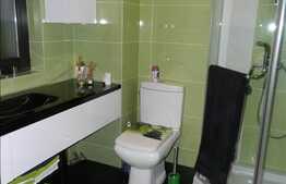 Casa de vanzare, 260 mp, teren 500 mp, mobilata, zona linistita de case