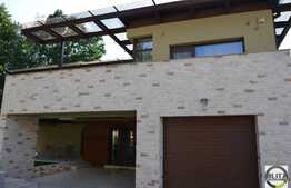 Vanzare casa 4 camere, 350 mp, teren 1000 mp, garaj, zona linistita! La cheie!