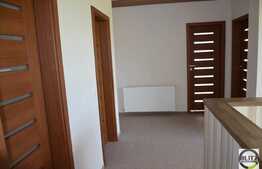 Vanzare casa 4 camere, 350 mp, teren 1000 mp, garaj, zona linistita! La cheie!