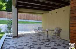 Vanzare casa 4 camere, 350 mp, teren 1000 mp, garaj, zona linistita! La cheie!