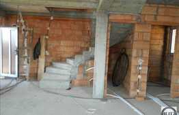 Duplex de vanzare cu 120 mp utili, semifinisat! Finalizat in 2015! Zona de case!