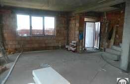 Duplex de vanzare cu 120 mp utili, semifinisat! Finalizat in 2015! Zona de case!