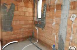 Duplex de vanzare cu 120 mp utili, semifinisat! Finalizat in 2015! Zona de case!