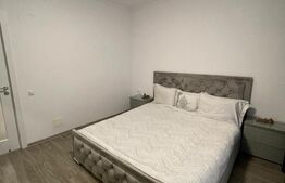 Apartament 3 camere, 2 bai, 64 mp, 2 parcari, intermediar, zona Terra