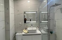 Apartament 3 camere, 2 bai, 64 mp, 2 parcari, intermediar, zona Terra