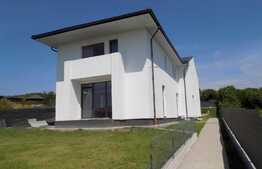 Vanzare triplex, 120 mp utili, 323 mp teren, zona linistita