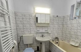 Casă cu 2 camere, de 70 mp, curte comună | Centru