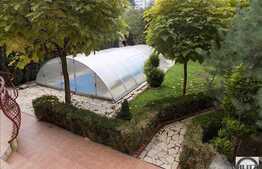 Casa cu alura de conac! 