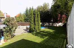 Casa de vanzare, 190 mp, cu teren de 663 mp si front de 16,6 ml, Andrei Muresanu