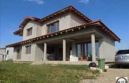 Vanzare casa individuala, 210 mp utili, 864 mp teren, zona linistita