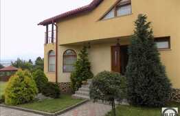 Casa individuala, 348 mp utili, 1850 mp teren, zona rezidentiala de case si vile