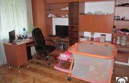 De vanzare 2 camere semidecomandate, 47 mp, zona Mercur. Bloc reabilitat termic