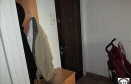 De vanzare 2 camere semidecomandate, 47 mp, zona Mercur. Bloc reabilitat termic