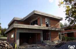 Casa 265 mp, teren 1000 mp, zona frumoasa si linistita!