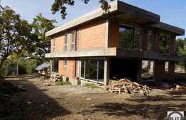 Casa 265 mp, teren 1000 mp, zona frumoasa si linistita!