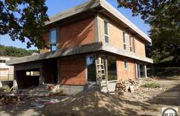 Casa 265 mp, teren 1000 mp, zona frumoasa si linistita!