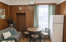 Casă zonă ultracentrală, curte comună, cu loc de parcare