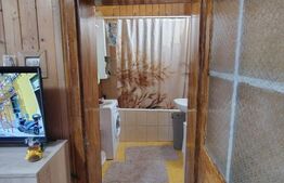 Casă zonă ultracentrală, curte comună, cu loc de parcare