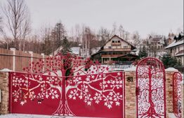 Casa de vanzare, 9 camere, 650 mp - Bran 