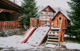 Casa de vanzare, 9 camere, 650 mp - Bran 