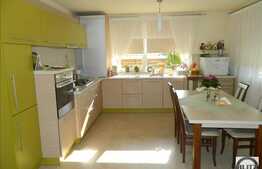 Casa individuala cu 140 mp utili, teren de 416, zona rezidentiala de case!