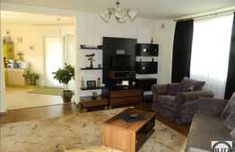 Casa individuala cu 140 mp utili, teren de 416, zona rezidentiala de case!