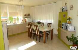 Casa individuala cu 140 mp utili, teren de 416, zona rezidentiala de case!