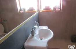 Casa individuala de vanzare, 137 mp utili, teren 501 mp, zona linistita