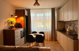 Apartament cu 3 camere de vânzare, Garaj subteran, zona Centrala 