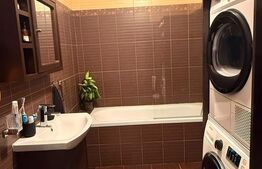 Apartament cu 3 camere de vânzare, Garaj subteran, zona Centrala 