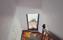 Vila de vanzare, 341 mp — vedere la Fagaras,