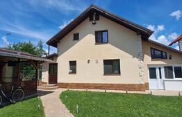 Vila de vanzare, 341 mp — vedere la Fagaras,