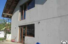 Vanzare casa individuala, 210 mp utili, 1 200 mp teren, zona linistita