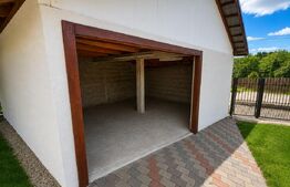 Proprietate deosebită cu 4.015 mp teren | 337 mp | Tureni | Garaj, Foisor