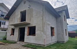 Casă semifinisată de vânzare în Gherla – P+1, 200 mp