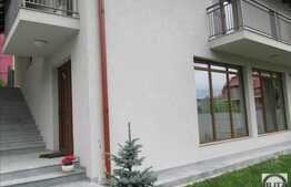 Duplex ce te asteapta intr-o atmosfera moderna, investita cu rafinament