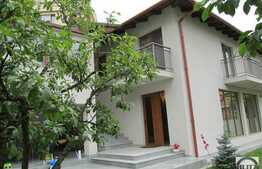 Duplex ce te asteapta intr-o atmosfera moderna, investita cu rafinament