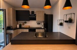 Apartament de lux cu grădină proprie 80 mp – 3 camere, zona Florilor, Brașov