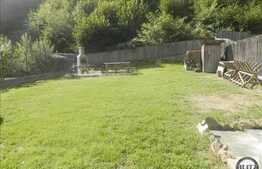 Casa de vacanta cu 4 camere, 156 mp, 550 mp teren, zona Somesul Rece!