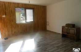 Casa de vacanta cu 4 camere, 156 mp, 550 mp teren, zona Somesul Rece!