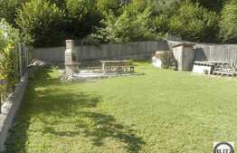 Casa de vacanta cu 4 camere, 156 mp, 550 mp teren, zona Somesul Rece!